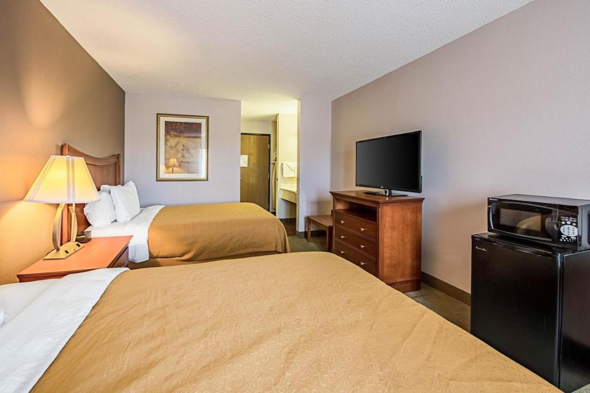 Royal Inn Suites Huntington ภายนอก รูปภาพ