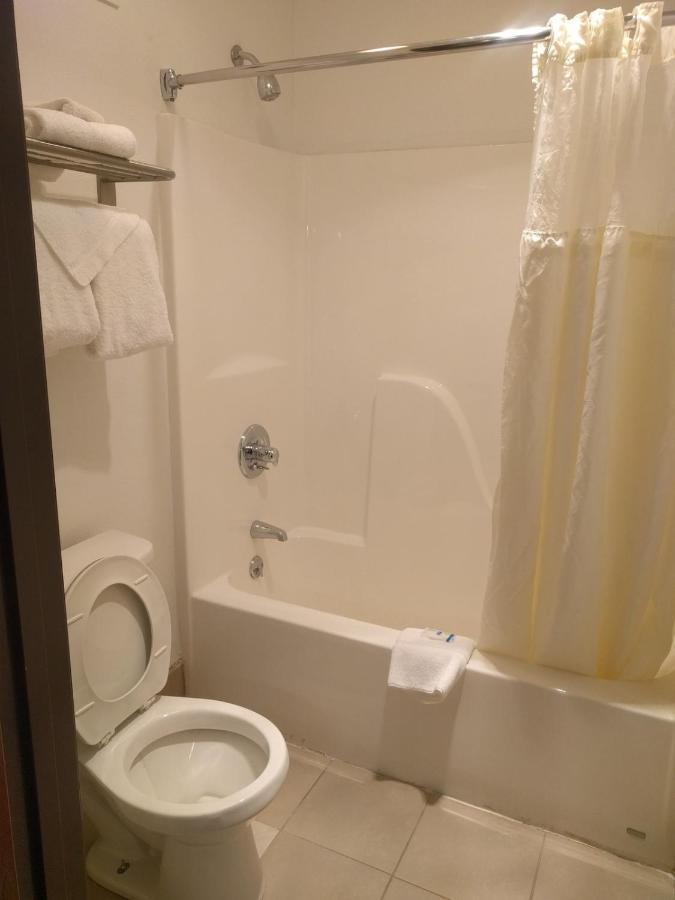 Royal Inn Suites Huntington ภายนอก รูปภาพ